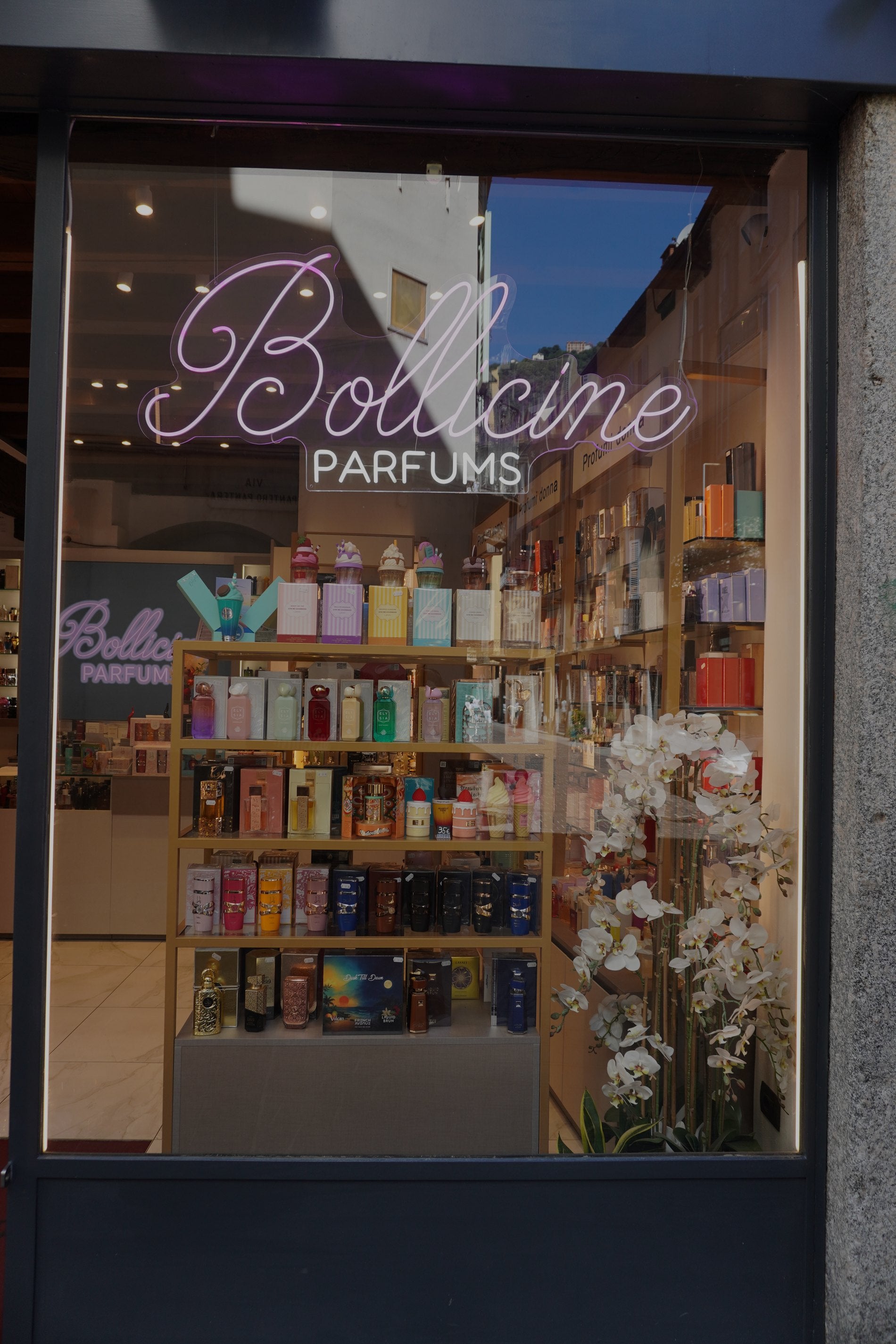 La vetrina di Bollicine Parfums a Como